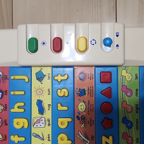 Vtech little smart alphabet desk with phonics - Picture 6 of 7